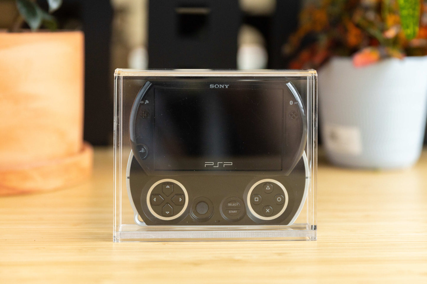 Sony PSPgo CartVault Display Case